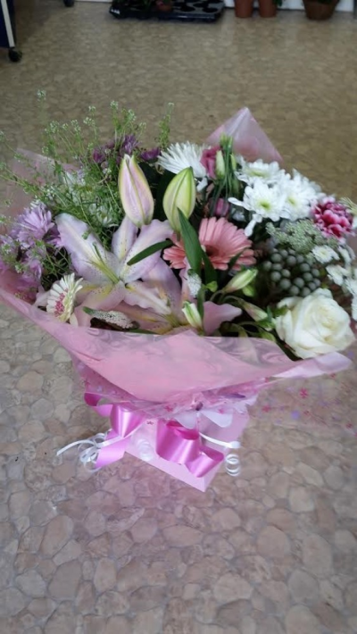 Pretty in Pink - A pretty in pink bouquet in a castle box. An array of pinks and whites already arranged in a gift box so no need for a vase. Suitable for any occasion.

Flowers may vary due to fresh stock and availability on flowers. Order online or call us on T: 01948 661111 for more information