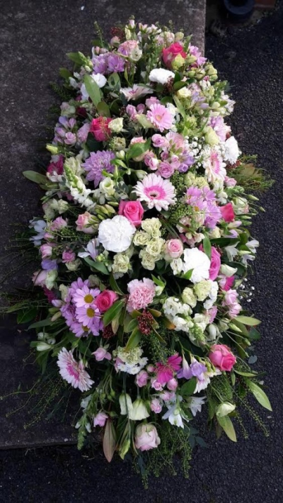 Mixed Seasonal Coffin Spray - This coffin spray is a mixed seasonal Please call us on T:01948 661111 for more information on this funeral product. 

3FT Sprays start from £150.00

4FT Sprays start from £250.00

5FT Sprays start from £450.00.

Please choose the amount for the size you wish the product to be.