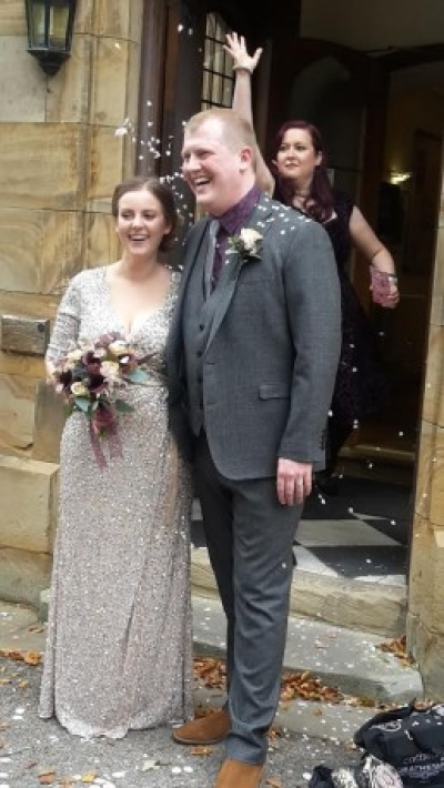 Rustic Wedding Posy - A stunning rustic bouquet for a bride. Perfect for your wedding. Please call us on T: 01948 661111 for more information on sizes and content of your bouquet. Please also give notice so we can make sure we have the correct stock for your bouquet